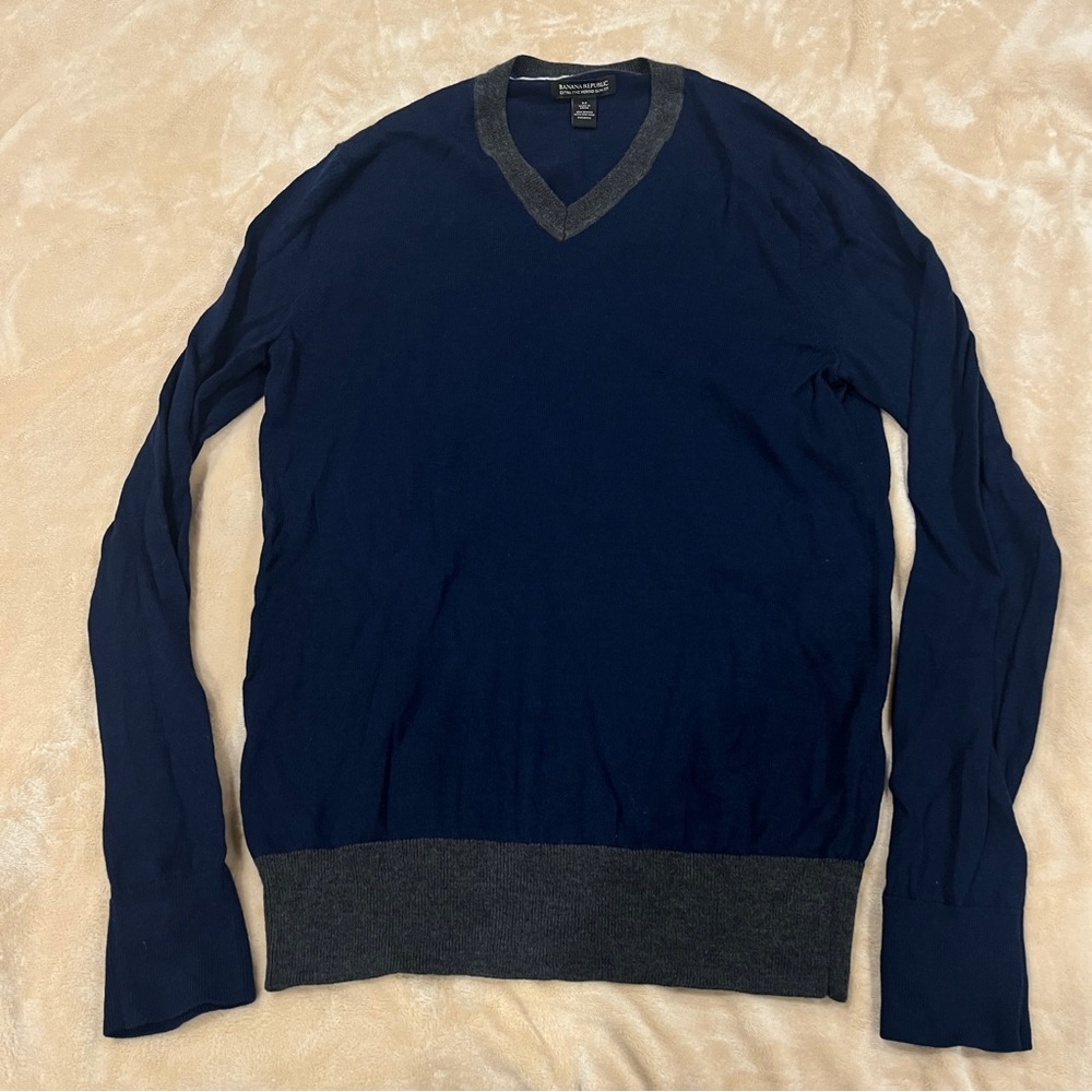 Banana Republic 100% Merino Wool V-Neck Sweater Slim Fit Dark Blue Gray Medium